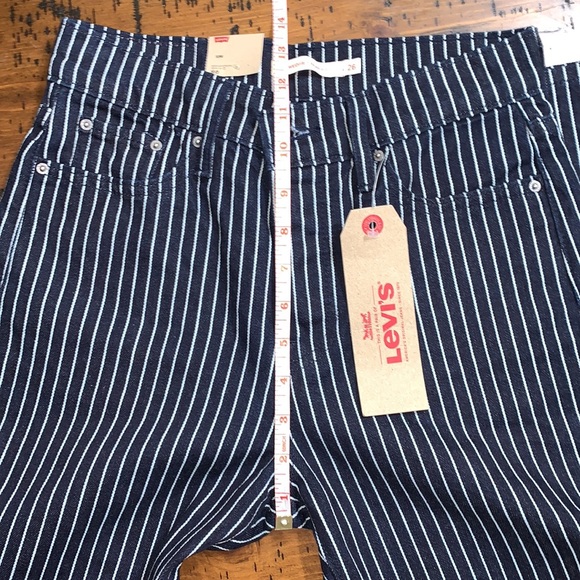 Levi’s Wedgie Straight Jeans - Picture 5 of 13